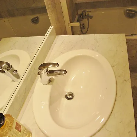 Opera Charming 2 Bedrooms With Terrace Appartamento *