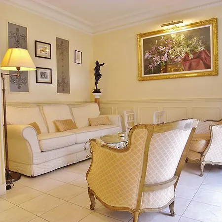 Opera Charming 2 Bedrooms With Terrace Apartment